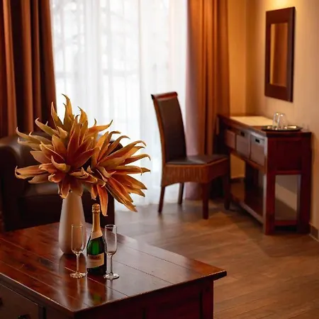 Maya Panzio-rezidencia 3* Σέγκεντ