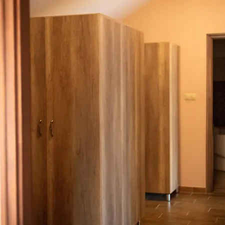 Maya Panzio-rezidencia Bed and Breakfast Σέγκεντ