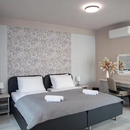 Maya Panzio-rezidencia Bed and Breakfast