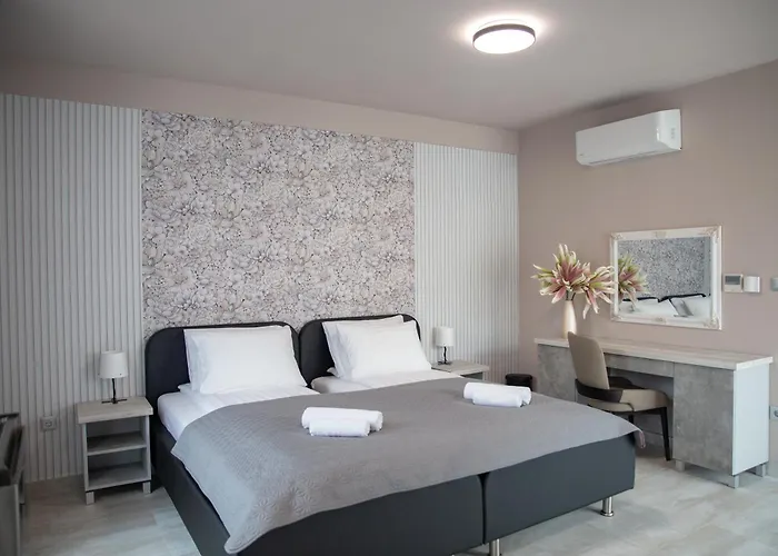 Maya Panzio-rezidencia Bed & Breakfast