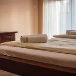 Maya Panzio-rezidencia Bed & Breakfast