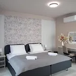 Maya Panzio-rezidencia Bed & Breakfast