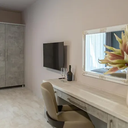 Maya Panzio-rezidencia 3*